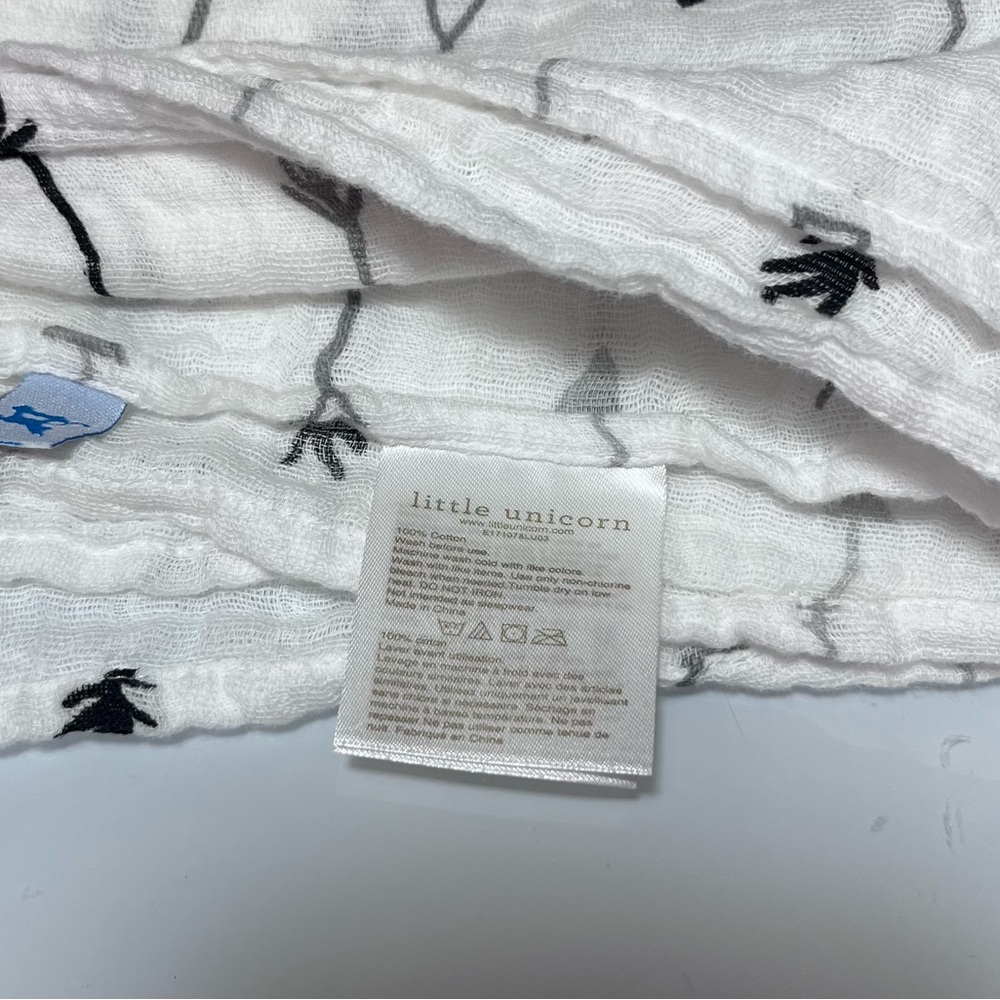 Little Unicorn Cotton Muslin Swaddle Blanket 46x48 Large Arrow Print Boho White - Picture 7 of 9